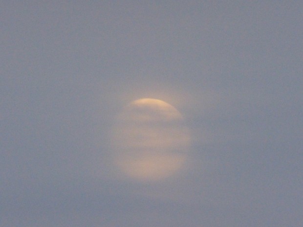 Moon at 6:08 pm (11.4.14, Anchorage, Ak)