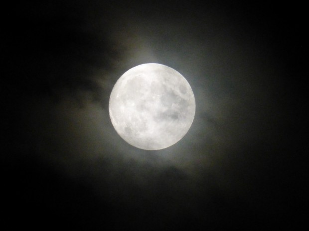 Moon on 11.5.14 (8:37 pm, Anchorage, Ak)