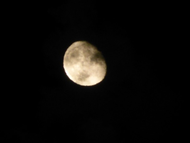 Waning moon (10:30 pm, 11.9.14, Anchorage, Ak)