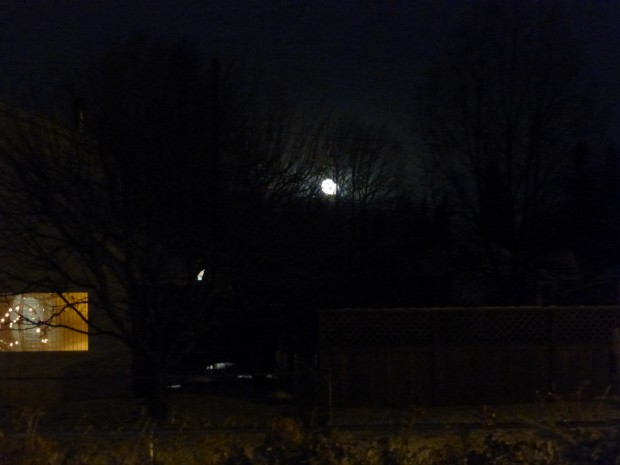 Waning moon in the 'hood (10:03 pm, 2.6.15, Anchorage, Ak)