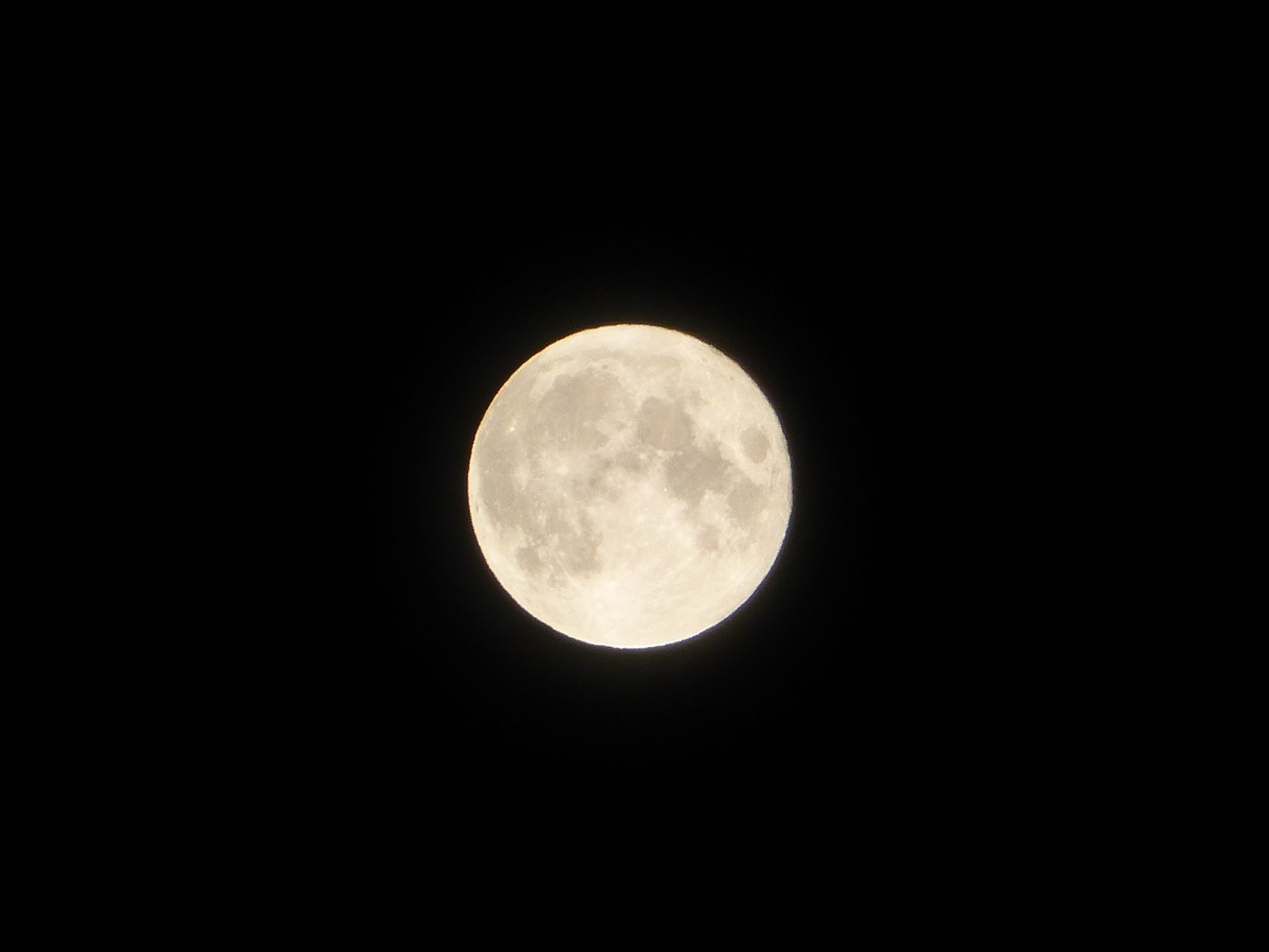 11 апреля луна. Полнолуние Графика. Атмосфера Луны. Шалунья Луна. Картинка Луна Лизы.